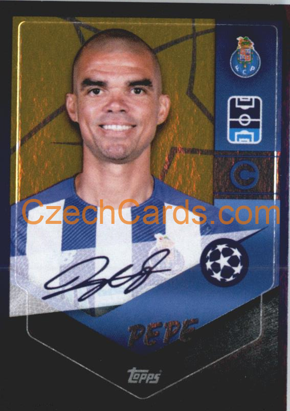 Pepe – Captain 2021/22 Topps UCL Sticker gold shiny #179