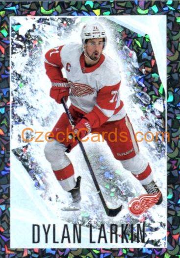 Dylan Larkin 2023/24 Topps NHL sticker foil #173