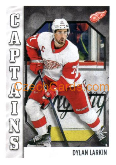 Dylan Larkin 2023/24 Topps NHL sticker #547